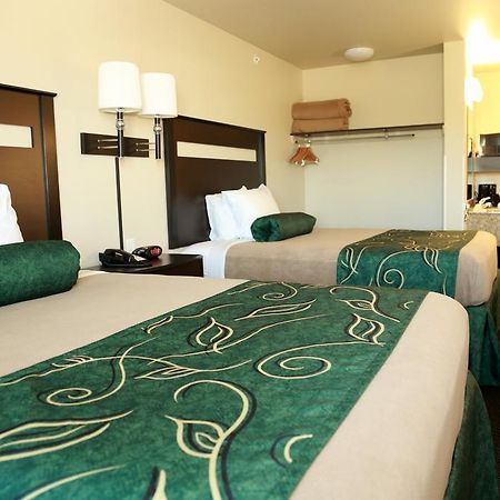 Travelodge By Wyndham Clinton Valley West Court Exteriör bild