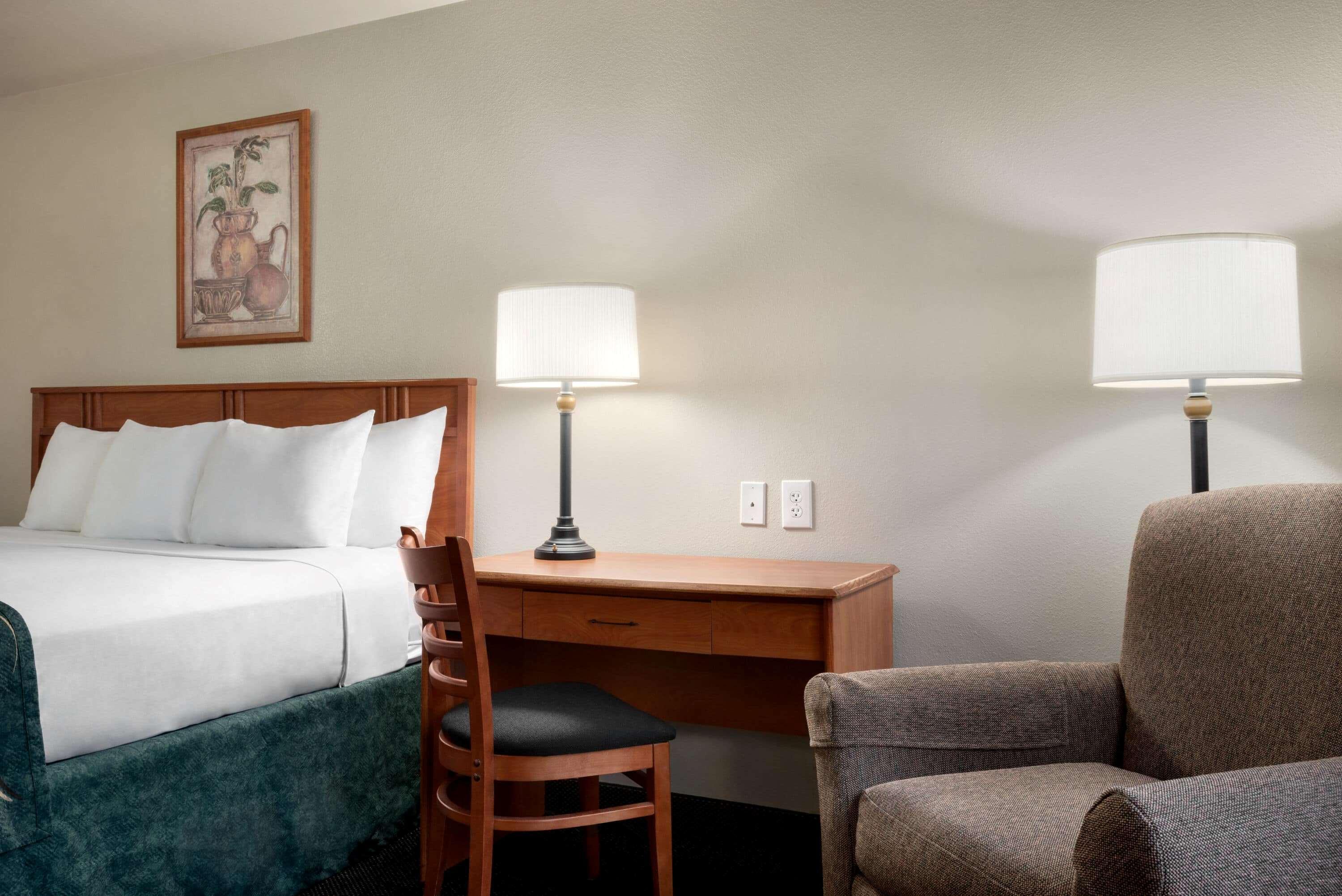 Travelodge By Wyndham Clinton Valley West Court Exteriör bild
