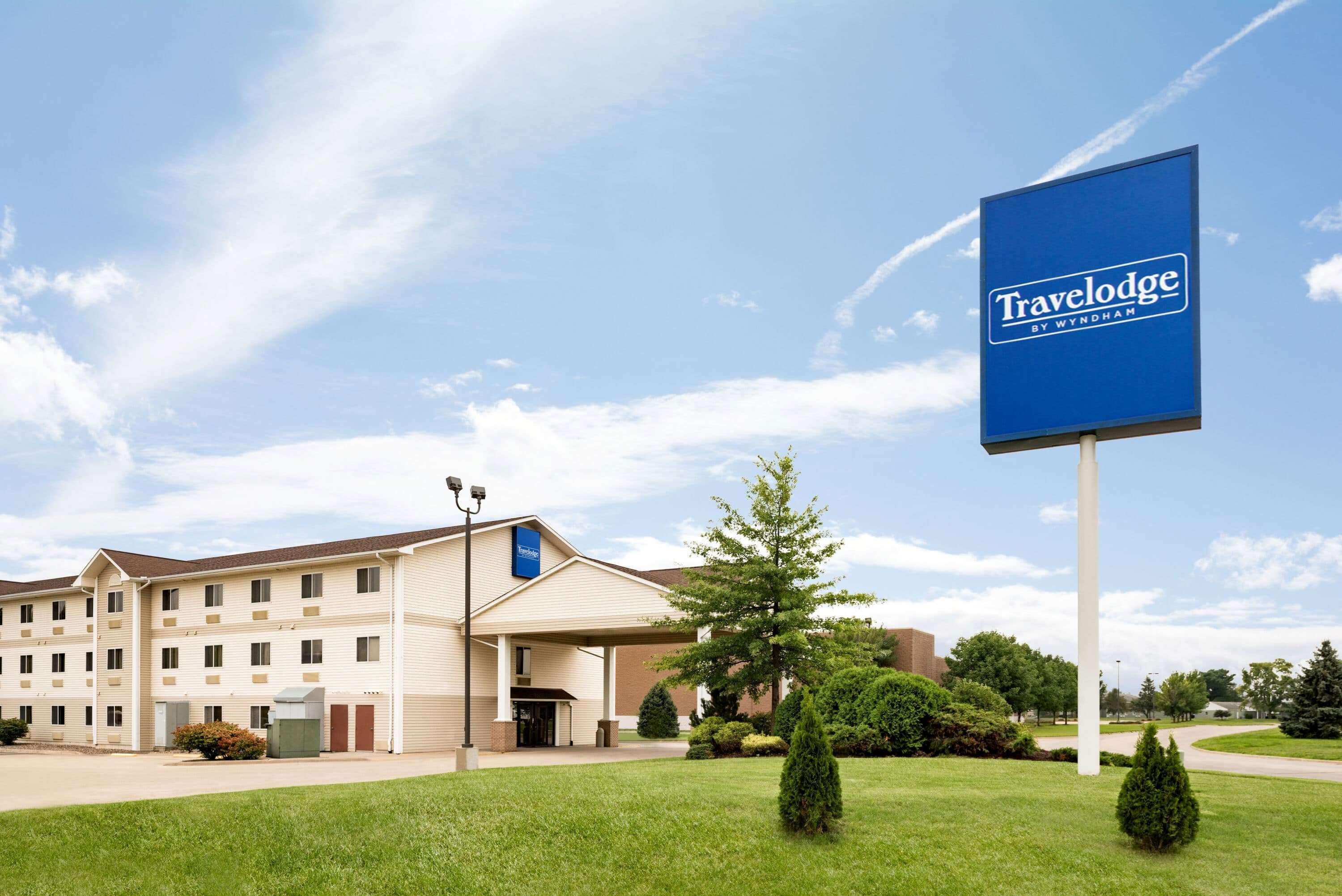 Travelodge By Wyndham Clinton Valley West Court Exteriör bild