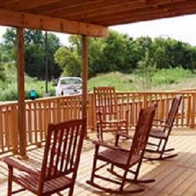 Travelodge By Wyndham Clinton Valley West Court Exteriör bild