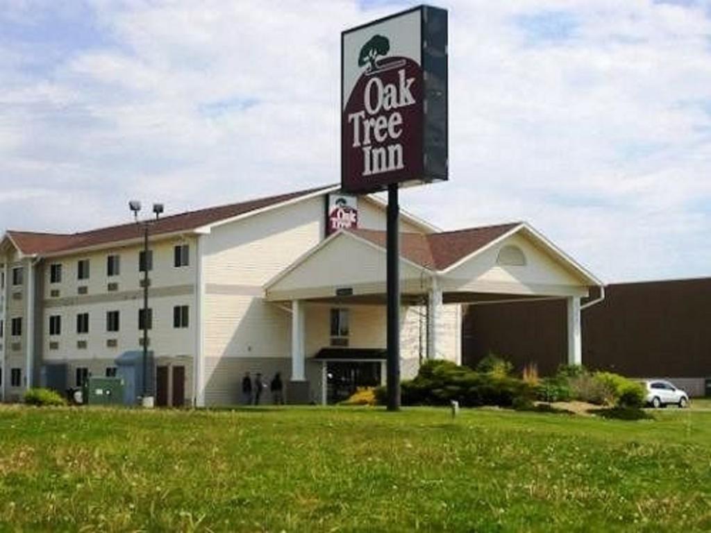 Travelodge By Wyndham Clinton Valley West Court Exteriör bild